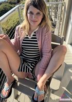 ATK Girlfriends: Dez Hansen (ATK Girlfriends Dez Hansen Photo Set)