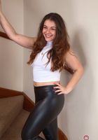 ATK Natural & Hairy: Scarlett (Scarlett spreads her big bad bush)