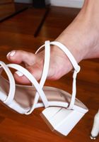 ATK Exotics: Sona Bella (Sona Bella kicks off her heels)